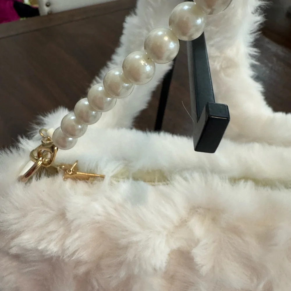 Elegant Pearl Handle Faux Fur Bag - Picture 3 of 14